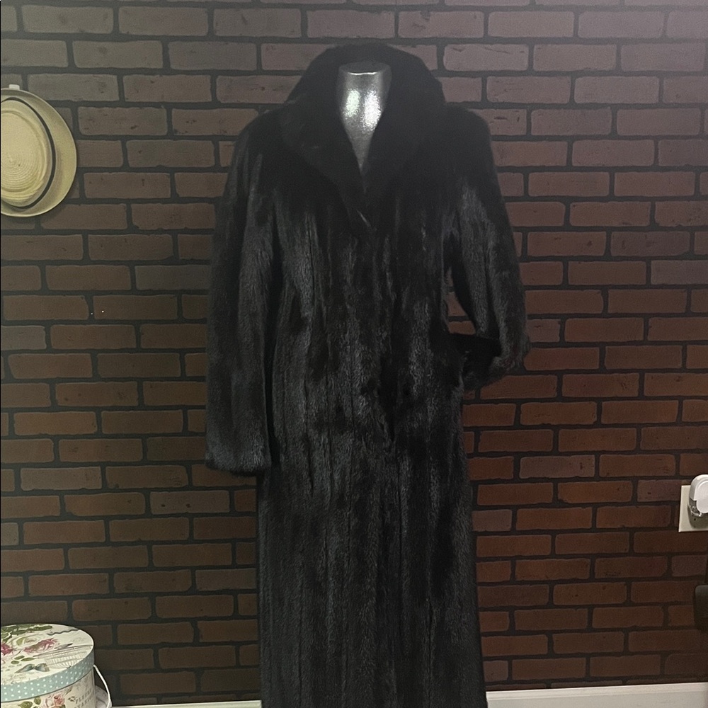 Elegant Black Mink Coat
